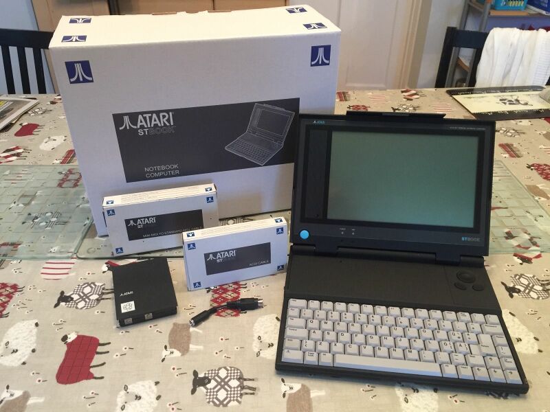 File:Atari ST Book 01.jpg