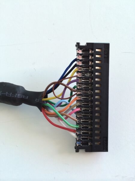 File:HXC Floppy connector close.jpg