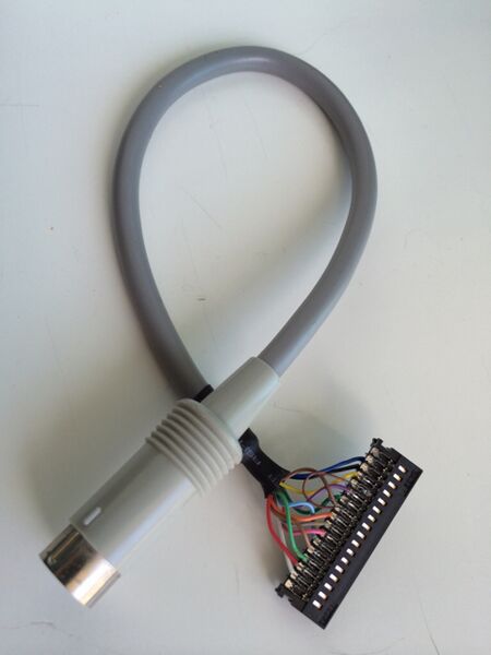 File:HXC Floppy connector far.jpg